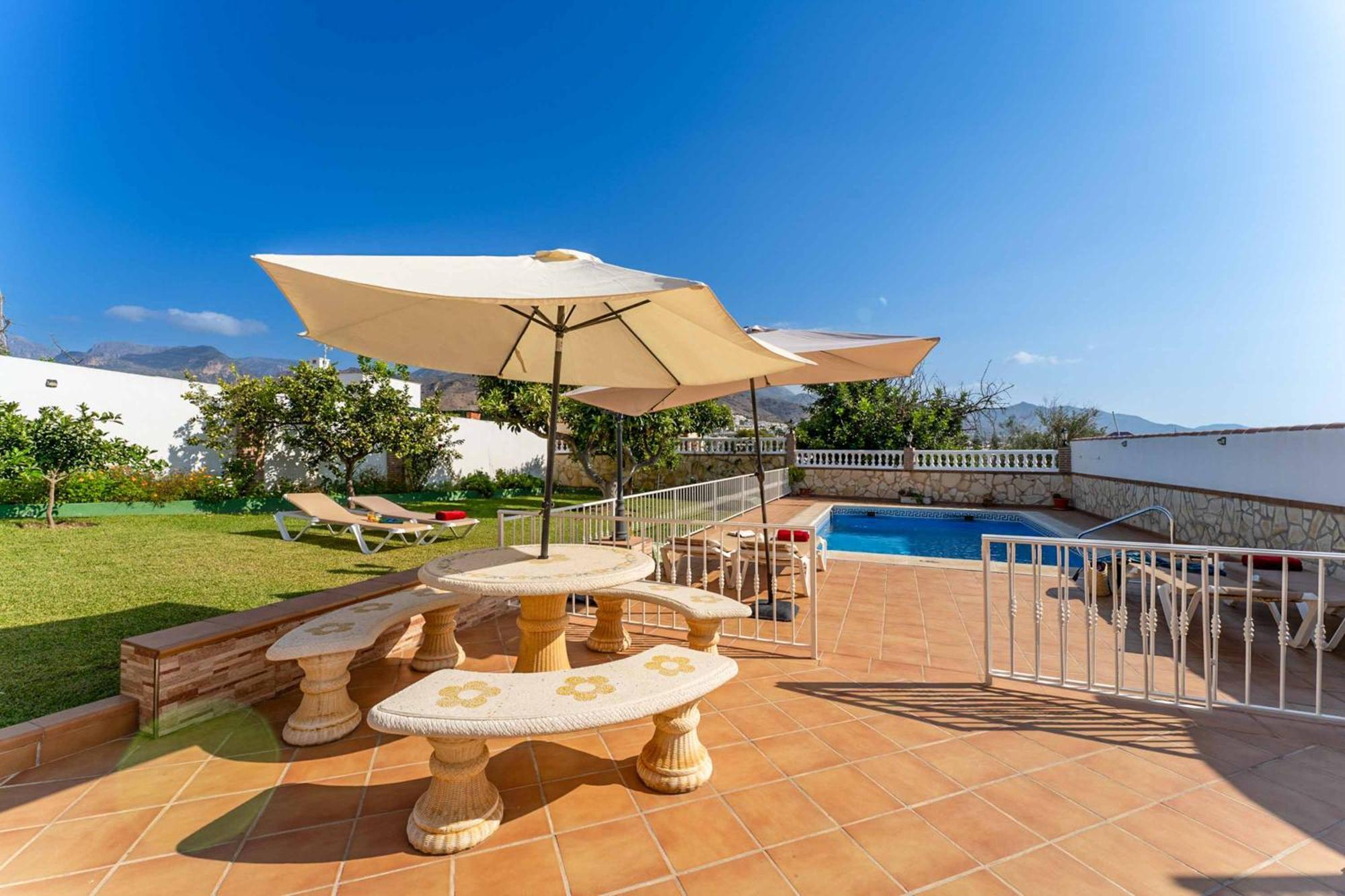 Lola Exotica Villa *